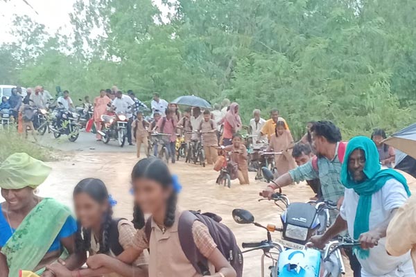 People demand for construction of footbridge in Pudukkottai
