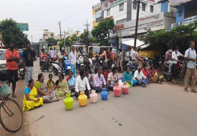 Road block asking for drinking water!