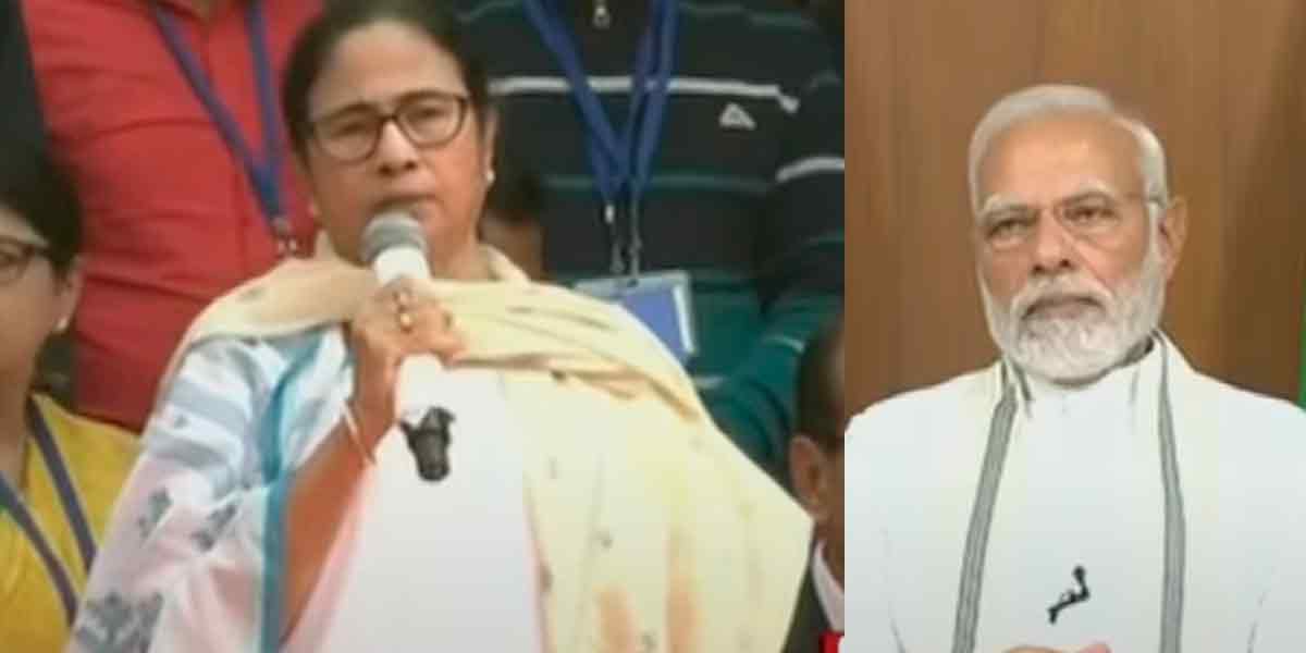 Modi attended the government function after completing his mother's last rites