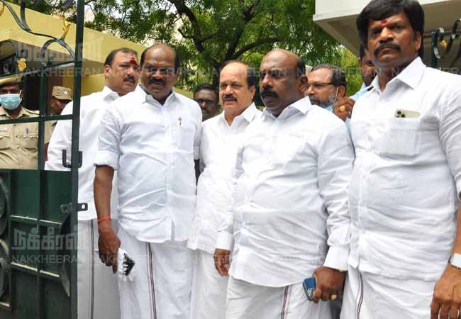 Single leadership affair- Vaithilingam's interview stirs!
