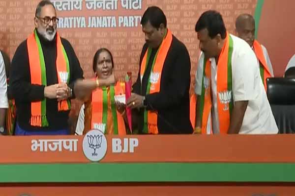 ADMK former MLAs joined BJP