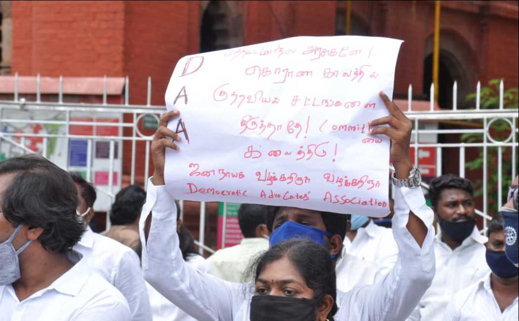 tn and puducherry lawyers demanding corona relief measures from govt and bar councils