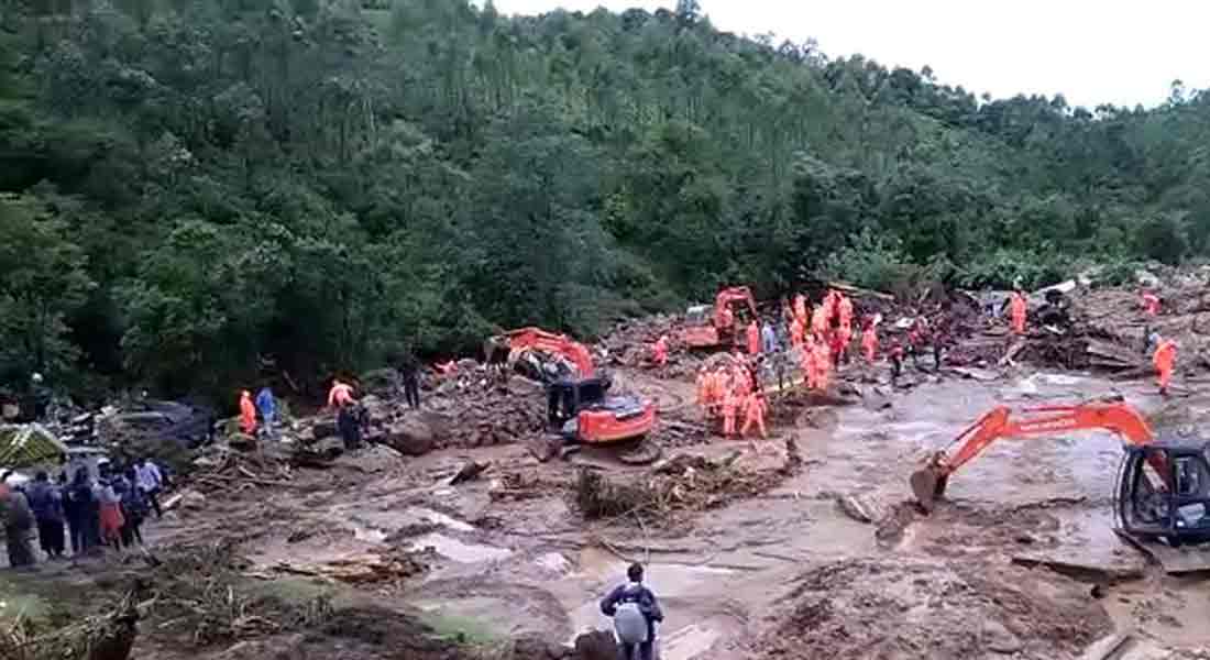Kerala Landslide .. Trapped Southern District Villagers !!!