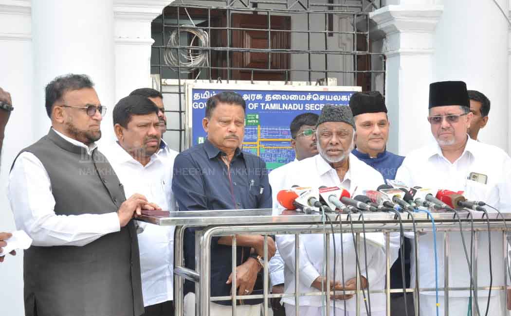 Khader Moideen who gave Rs. 10 lakh flood relief