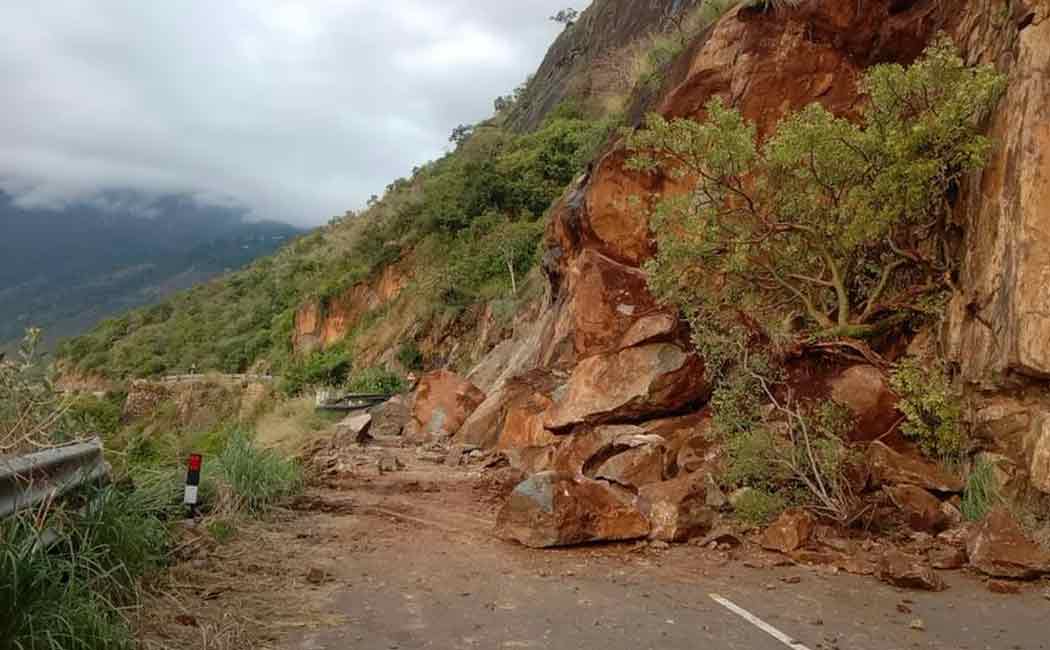 theni moonaru transport stop due to rain