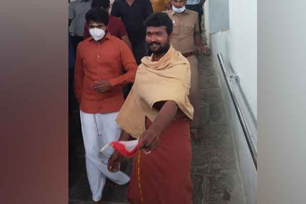Sivakarthikeyan suddenly came to the Palani Murugan Temple ...