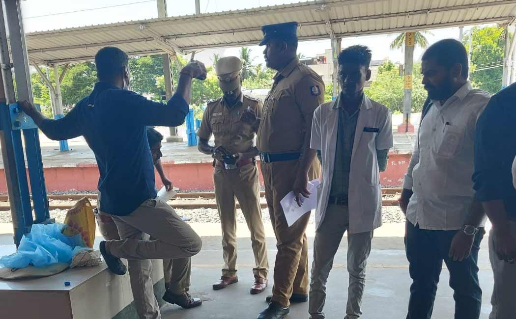 person who was walking on the platform of Chidambaram railway station fainted and passed away