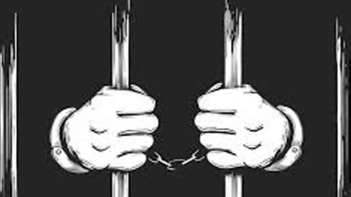 mercenaries lurking with weapons; 5 people arrested