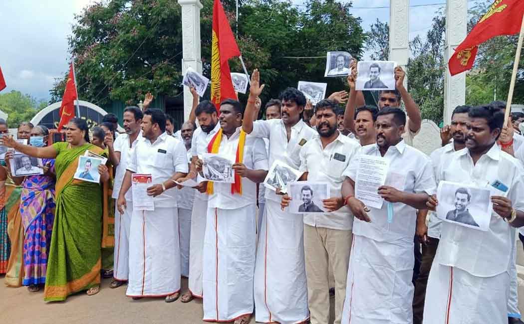 Controversial actor Prithviraj tweets, Politicians and public who involved the struggle!