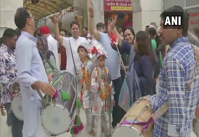 ALL OVER INDIA PEOPLES CELEBRATING THE NAVRATRI FESTIVAL