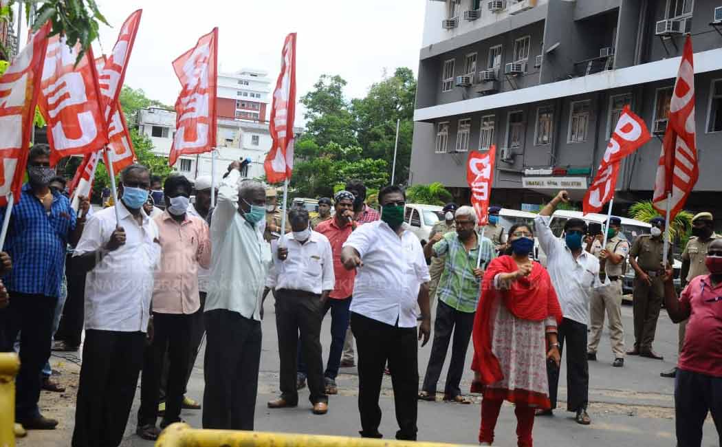 Railway stafs against Privatization