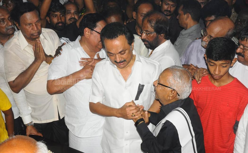 Anbazhakan Cremation photos