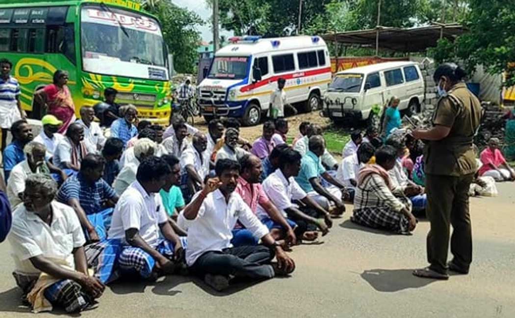 police used batons those involved road blockade