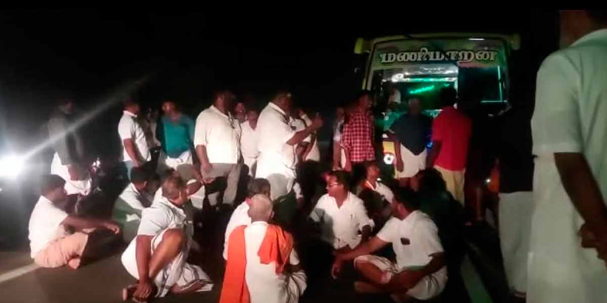 Eggs and tomatoes were pelted on the vehicle by BJP workers