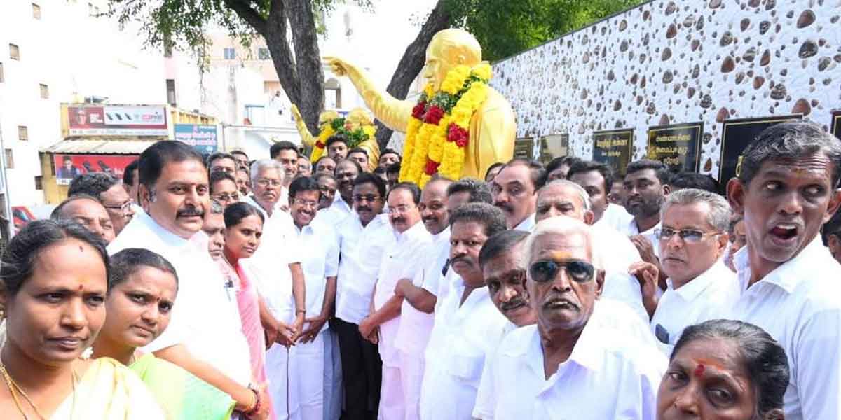 Political parties marched to pay respect to Anna statue in Erode!
