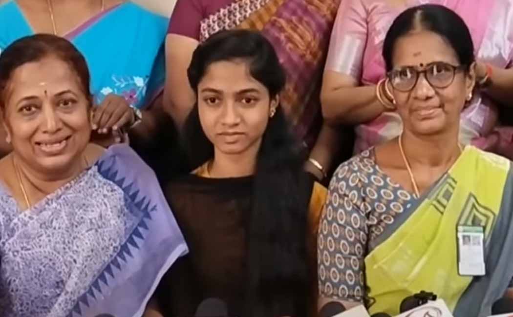 Dindigul student Nandini has scored 600 out of 600 in class 12 public examination.