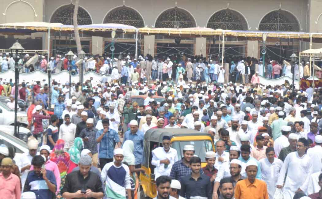 Special prayers at the Tiruvallikeni Mosque
