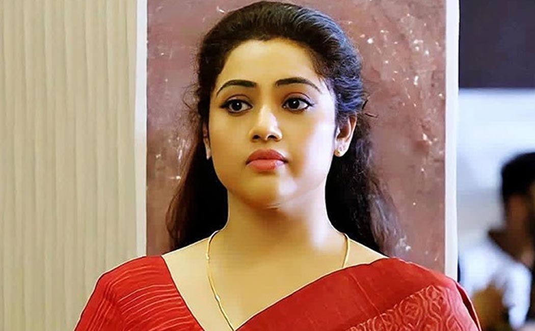 Actress Meena donates organs