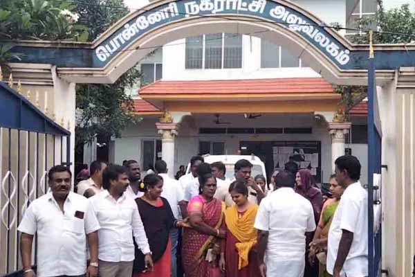 Councilors walk out condemning the municipal chairman
