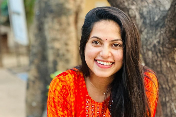 ethir neechal actress madhumitha car accident issue