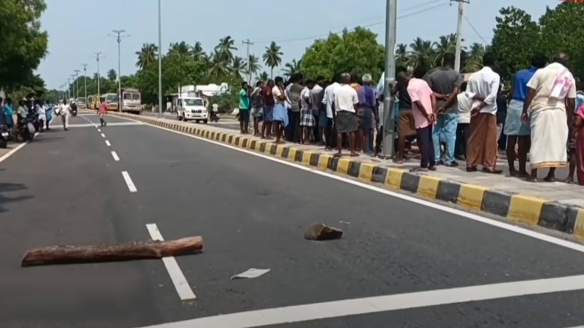 Private cell phone tower fence that claimed lives - public road blockade