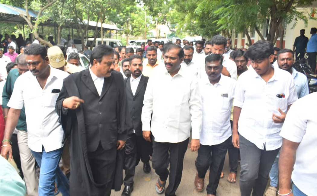 Strong action should be taken by Thirumavalavan and Ramadoss says Velmurugan