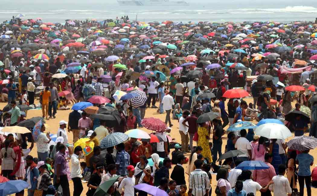 Marina plane crash; Notice to Tamil Nadu DGP