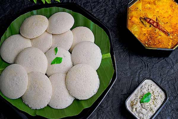 Karnataka Minister orders to Ban on plastic used for making idlis