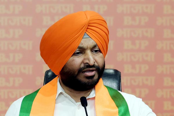central minister ravneeth singh bittu criticized congress