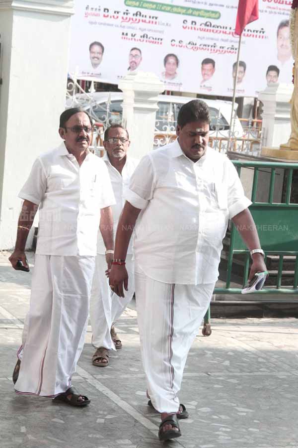 EPS consulting with AIADMK MLAs