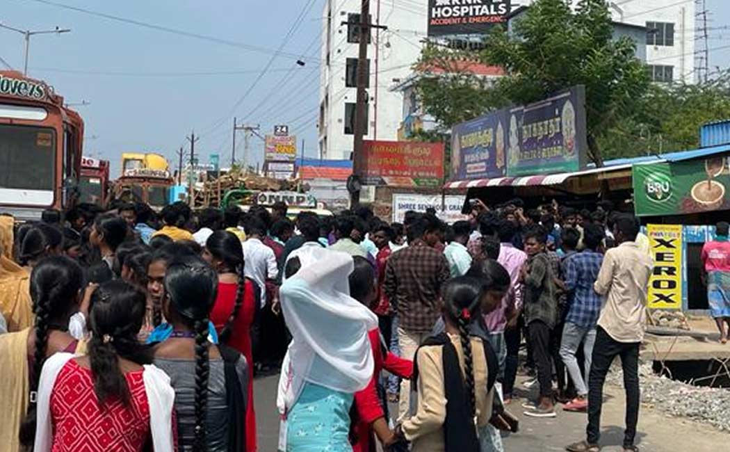 Students are struggle against the college administration for not issuing hall tickets
