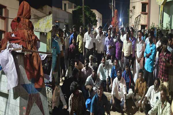 Ambedkar statue incident VCk members protest on road
