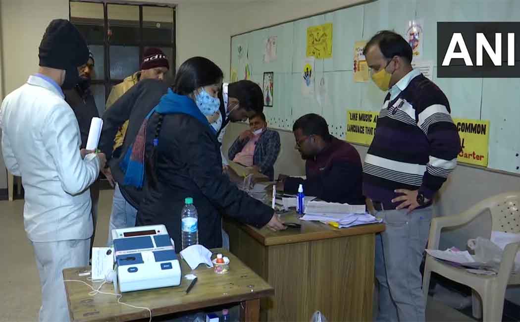 Preliminary polling begins in Uttar Pradesh