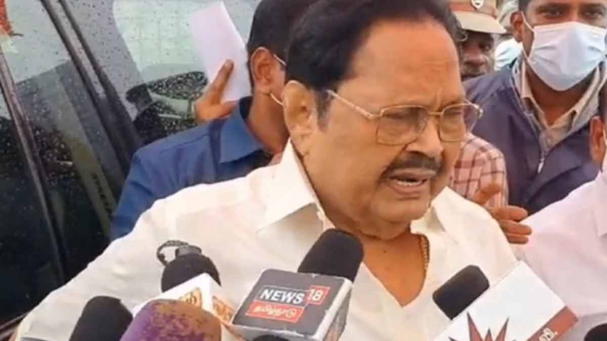 'Bacha Political..' - Durai Murugan criticizes Vijay in Hindi