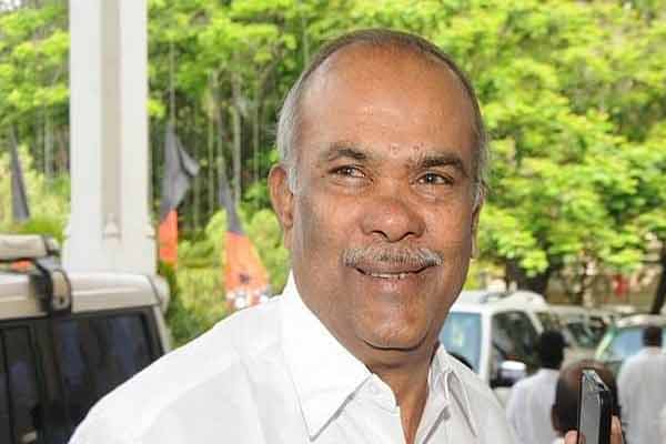 "It is painful that the national flag was imported from China"- speaker Appavu