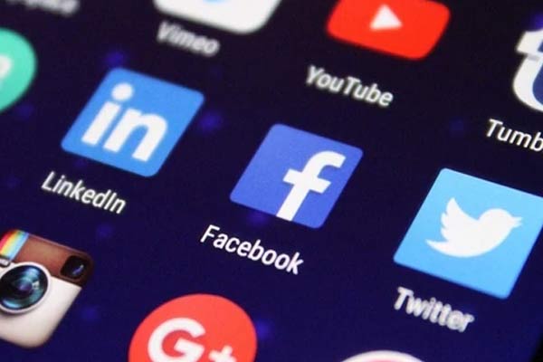 Pakistan imposes new restriction on 3 years in prison for spreading false information on social media