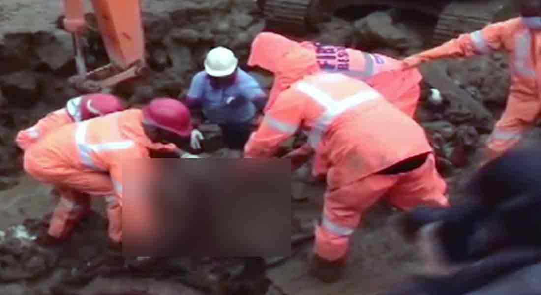 Kerala Landslide .. Trapped Southern District Villagers !!!