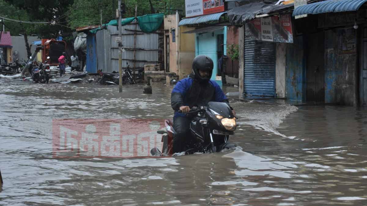 Rain in Chennai (Photos)