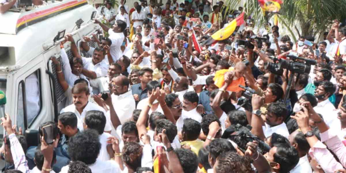 Police file case against 200 dmdk