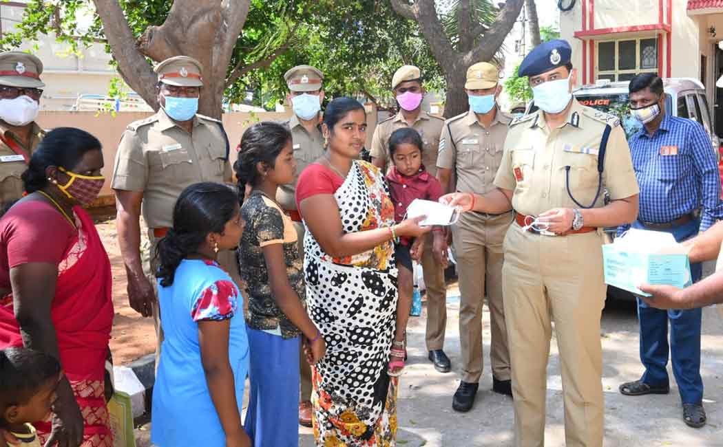 Commissioner of Police advising police officers
