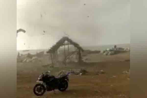 Whirling wind; Fishermen who ran for their lives!