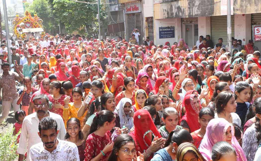 somany northerners participated in Ramdev Perumal temple procession