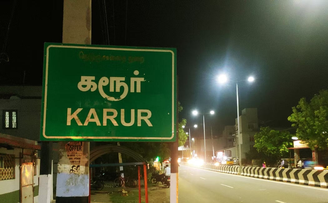Public struggle against the officials who came to disconnect the water pipelines