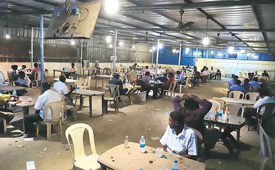58 bars operating without a license, Officers who took action