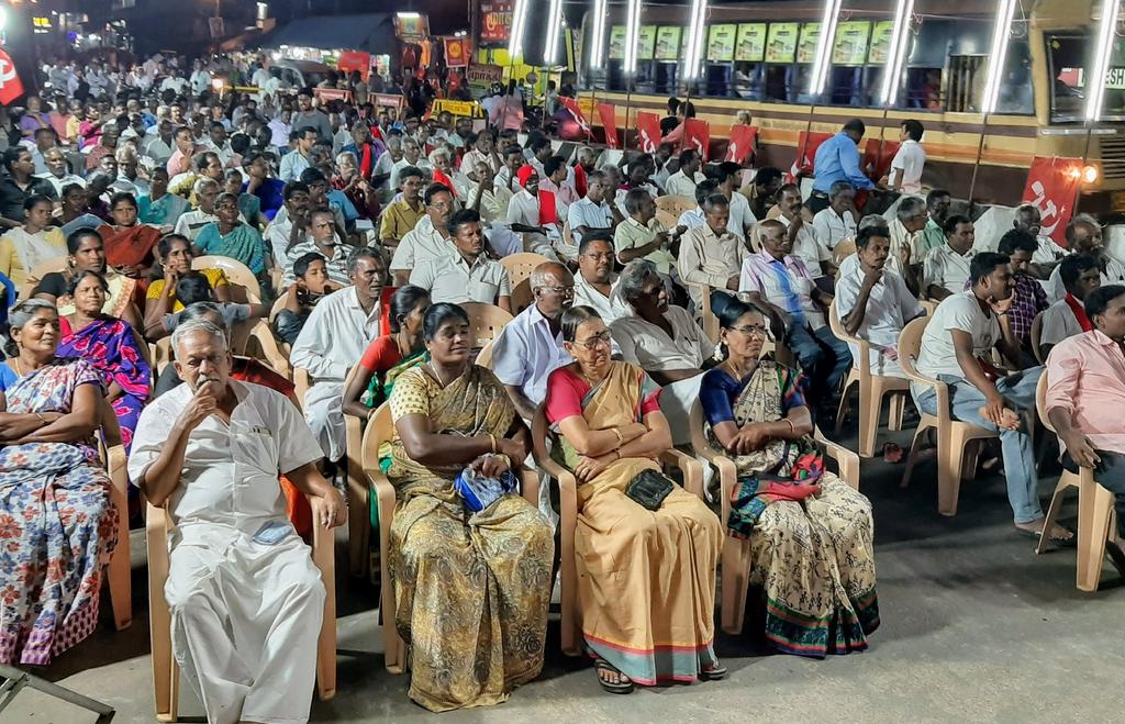 Students are coming to Government school in Kerala ... In Tamilnadu? - Madukkur Ramalingam Talk