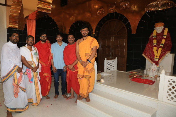 vijay dharisanam at saibaba temple