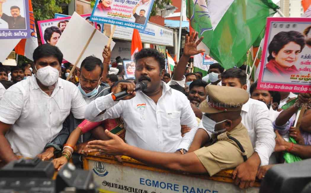 Congress volunteers involved in the struggle in Egmore