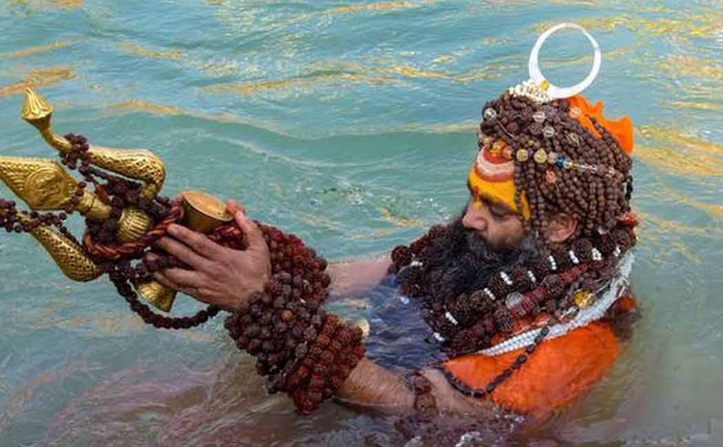modi talks to sadhus in hospital on phone