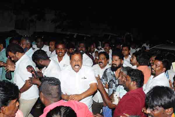Congress sathyaoorthi bavan issue