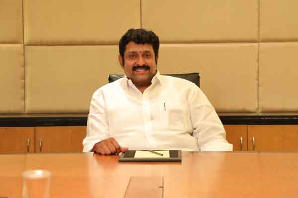 Supporters of SP Velumani threatening to assassinate DMK member he made complaint on SP office
